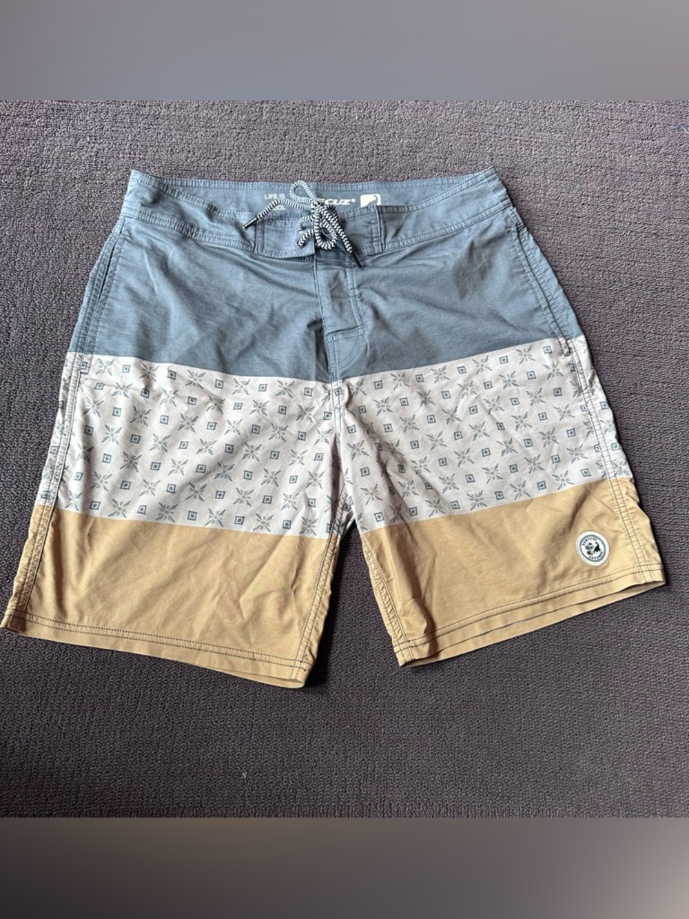 Surfcuz Men's Colorblock Patterned Swim Trunks - Blue, Cream & Tan Size 32